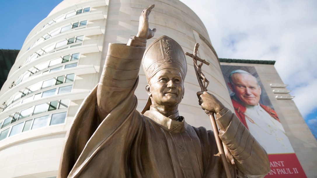 jpii-statue